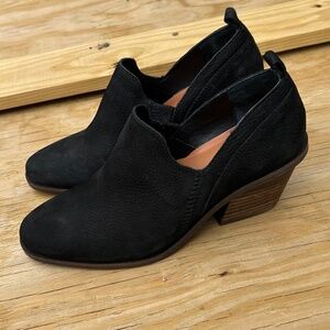 Lucky Brand Textured Black Ankle Boots